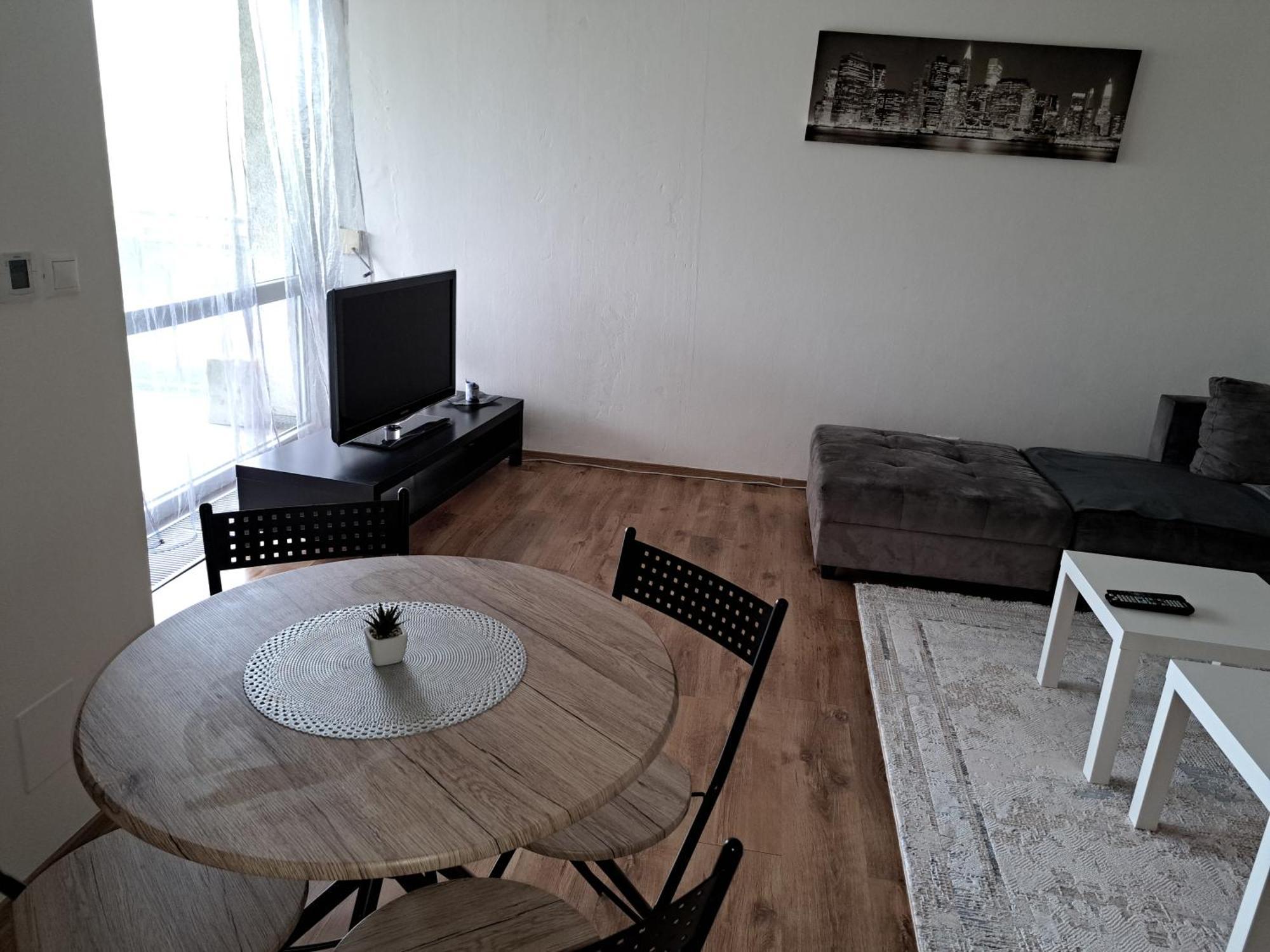 Apartman Zuzu Тренчин Экстерьер фото